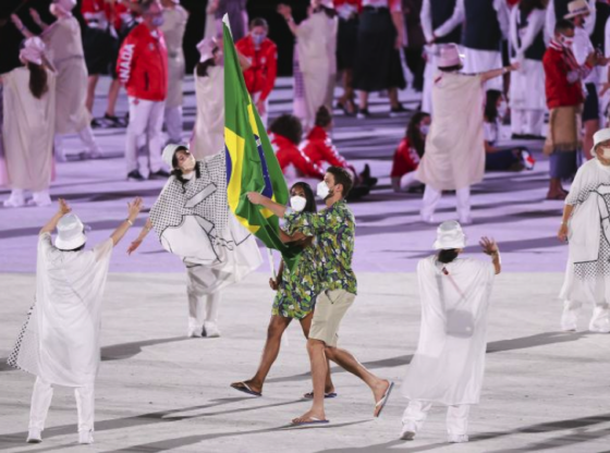 Olimpíadas de Tóquio - Do Brasil para o mundo: atletas brasileiros usam sandálias da Havaianas na cerimônia de abertura do maior evento esportivo do mundo