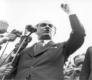 JK assumiu o Governo de Minas em 31 de janeiro de 1951 como 24º governador do Estado e exerceu o seu mandato até fevereiro de 1955, quando se candidatou à presidência da República