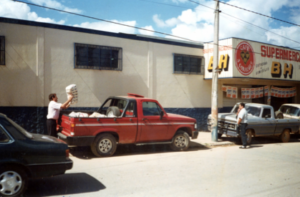 Loja Bairro São Benedito, em Santa Luzia – MG. Primeira loja da rede
