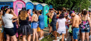Carnaval 2023: como proteger a saúde ao utilizar banheiros químicos e públicos