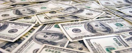 Dólar mantém liderança em venda de moeda em espécie e registra alta no volume operado em março